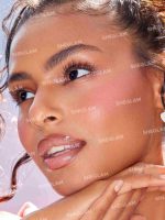 لیپ گلاس هلو کیتی شیگلم رنگ Pink Lemonade