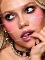 رژلب شاین دار هارلی کویین شیگلم رنگ گاتهام