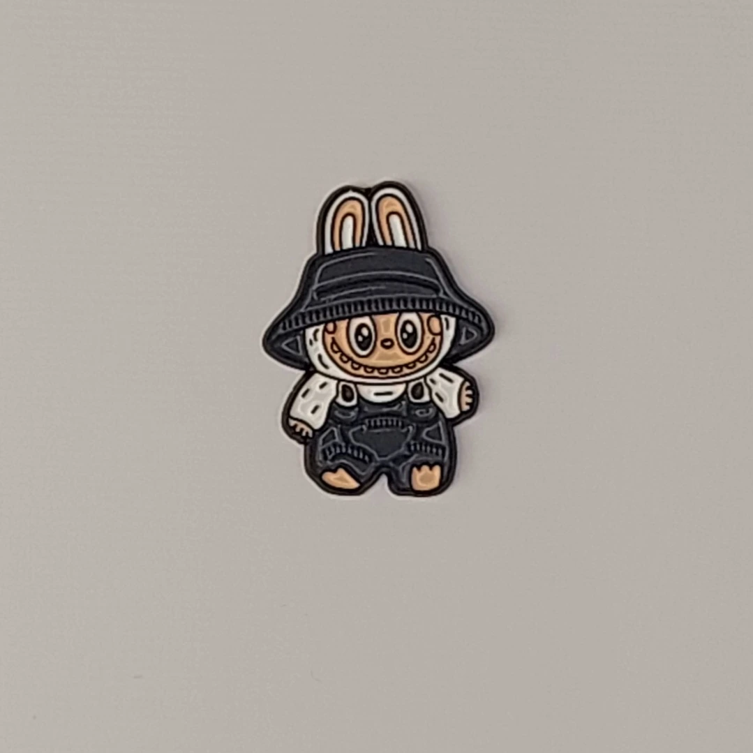 Labubu metal sticker استیکر و برچسب فلزی لبوبو
